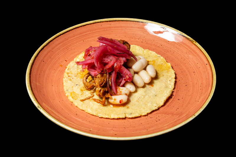 Oaxaca : Taco de cochinita pibil con alubias del Ganxet al estilo frijol